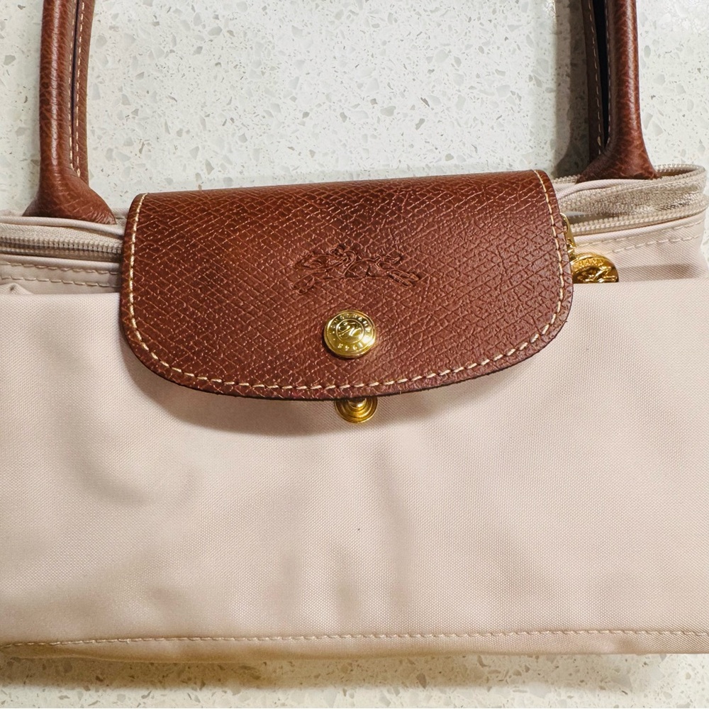 Longchamp Medium Le Pilage Nylon  Shoulder Tote  $155MSRP BRAND NEW !! - Picture 4 of 7